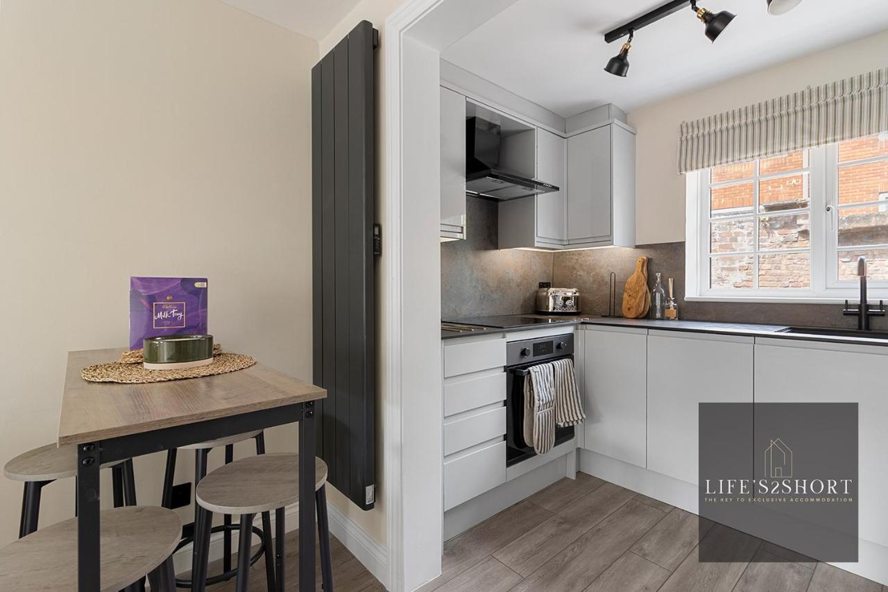 11 Friernhay Court * Exeter